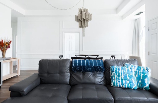 Spacious 3BR Executive Condo-Downtown-near subway