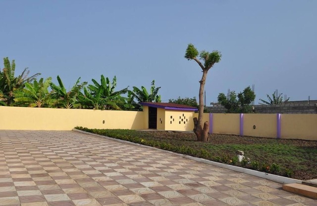Spacious 4-bedroom house with AC, WiFi in brilliant Ghana Kokrobite beach side.