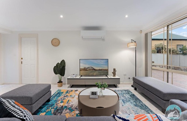 Spacious 4-Bedroom House in Peaceful Epping