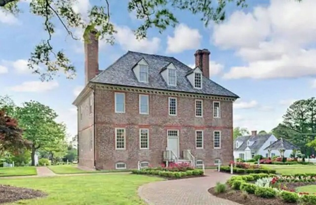 Spacious 4 Bedroom Suite at Historic Resort!