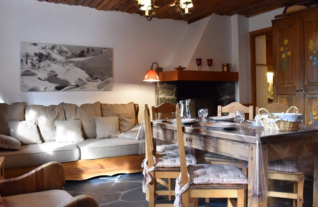 Spacious 4-Room Chalet Apartment, Terrace, Near Slopes & Shops - Méribel