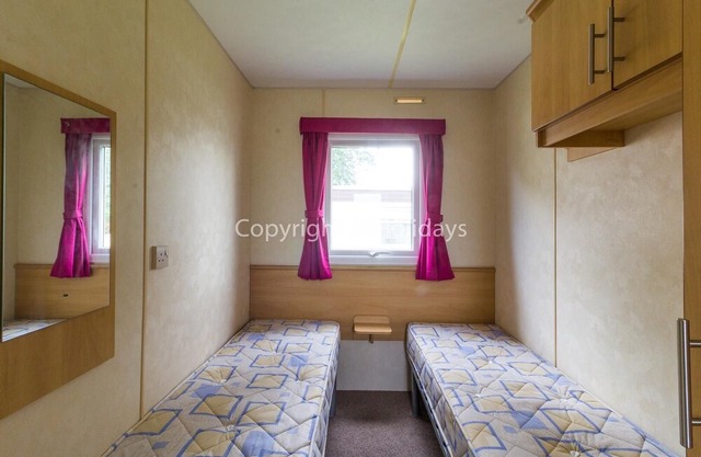 Spacious 8 berth caravan for hire at Southview Holiday Park ref 33002TC