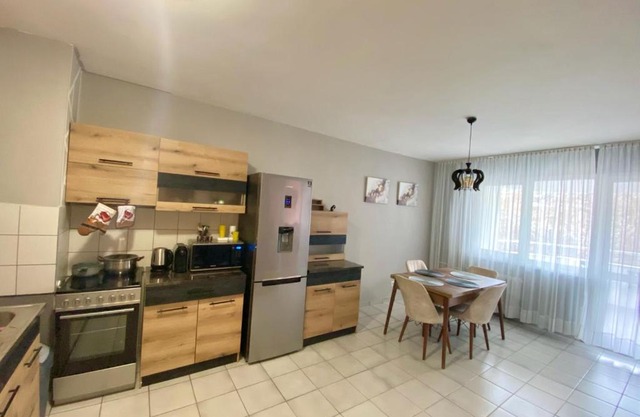 Spacious Apartment next to South Park Просторен Апартамент до Южен Парк Top Location