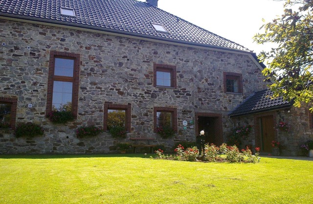 Spacious Baugnez Cottage