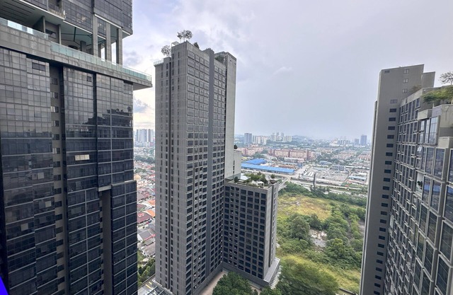 Spacious Duplex Oasis Icon City