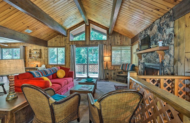 Spacious Family Cabin < 1 Mi to Lake Gregory!