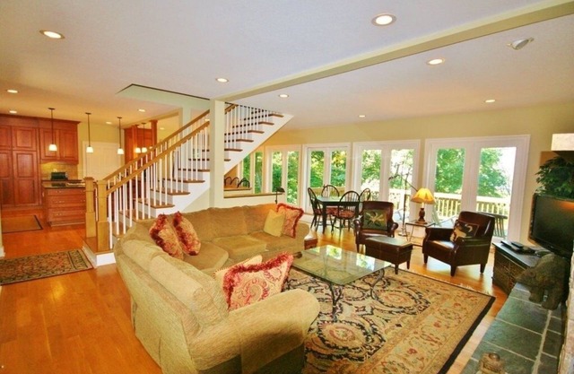 Spacious Family-Friendly Mountain Home…Shenandoah Valley & golf course views.