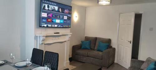 Spacious home for groups of friends, family and work colleagues, external CCTV installed for guests peace of mind