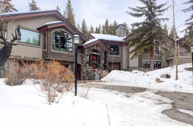 Spacious Home with Hot Tub!