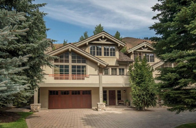 Spacious & Luxurious Warm Springs Home