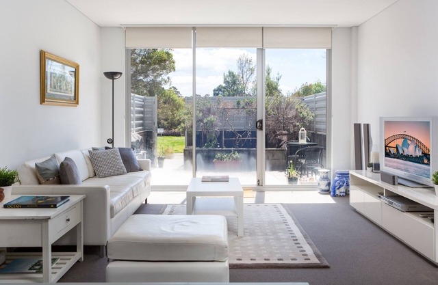 Spacious Modern Apartment In Sydney's North Shore