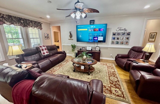 Spacious & Pristine 5 Bedroom 4 Bath Home on 5 Acres