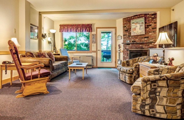 Spacious Ski Home with Fireplace, Shared Pool, Hot Tub, Trail Access & Sauna