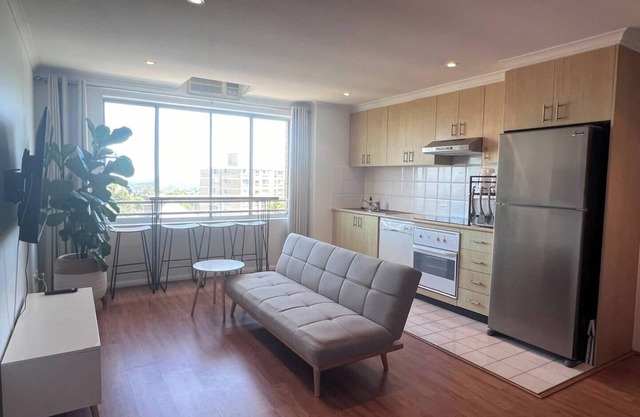Spacious Sunny Studio with City & Harbour Views - Crows Nest