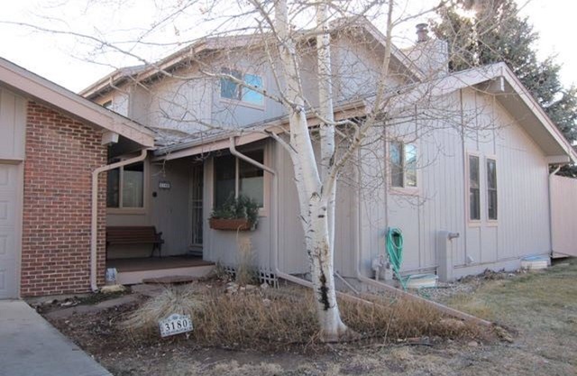 Spacious townhome, centrally located, quiet neighborhood in Boulder, CO