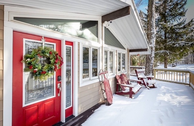Spacious Vermont Getaway 7 BR/4.5 BA - Close to Skiing - Biking - Golf - Hiking