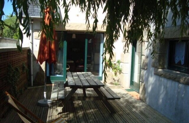 Spacious villa in ILE TUDY