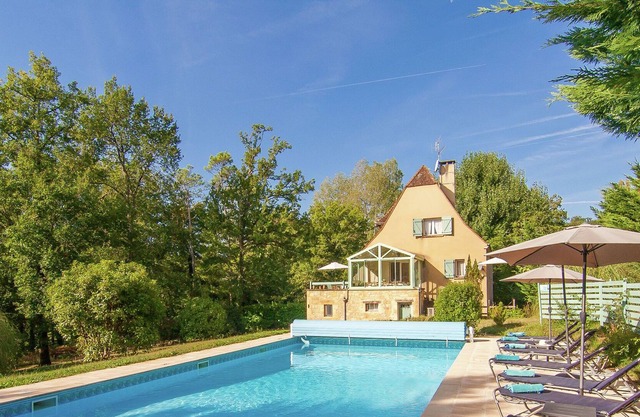 Spacious villa with heated pool, several terraces and a lot of privacy.