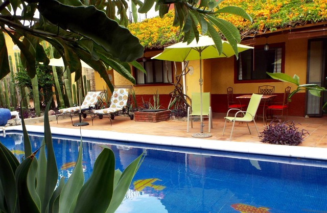 Spacious villa with pool in central location