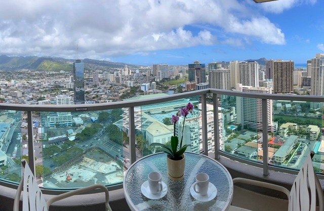 Spectacular Ocean view 35th floor Penthouse suite at the Ala Moana Hotel
