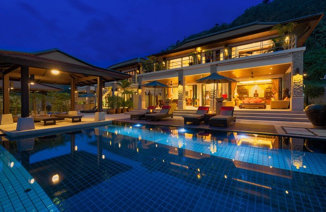 Spectacular Seaview Pool Villa Kalim 6