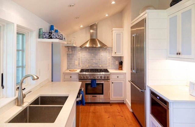 Spindrift: 4 BR/4 BA home with central AC. One-bed cottage also available.