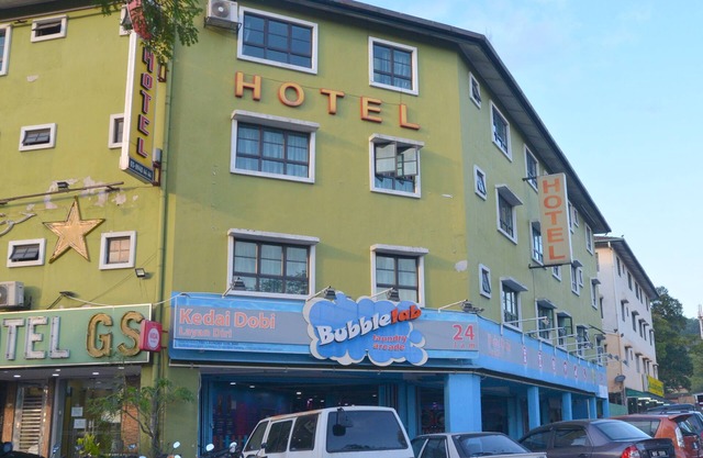 SPOT ON 89874 Gs Golden Star Hotel