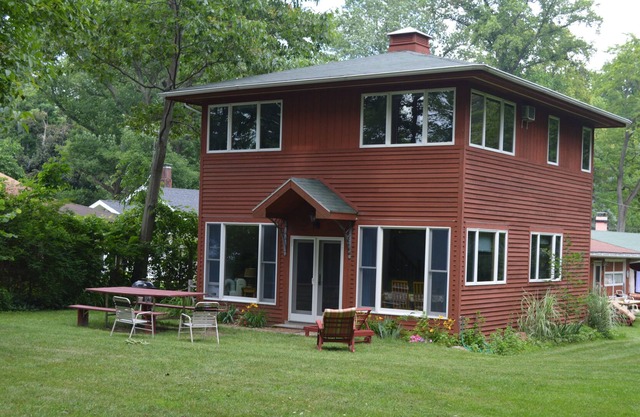 **SPRING DISCOUNT!** (See description) Updated Lake House with Private Beach!