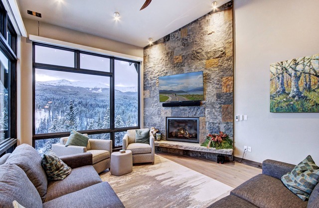 Spruce Ledge 4 Bedroom Townhouse by RedAwning