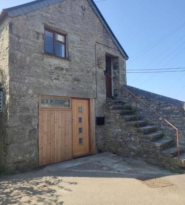 St Just Cottage - Beautiful 3 bed in the heart of St Just with a Fish & Chip Shop, Cafes and 4 local Pubs
