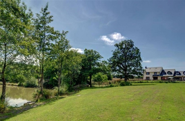 Stags - Three Bedroom House, Sleeps 4