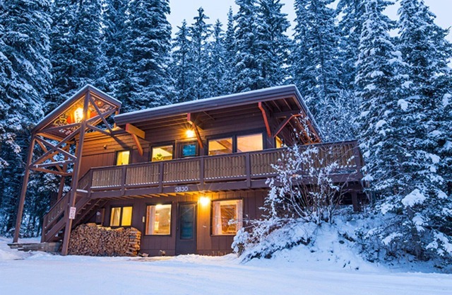 Stand Alone, Pet Friendly Home - Great for Families!