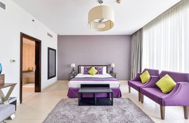 Standard One Bedroom Apartment Near WTC Metro