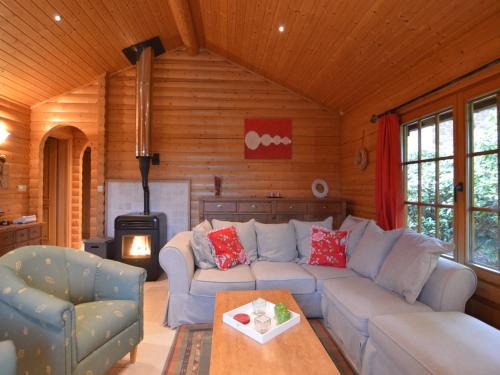 Stavelot Chalet with Garden