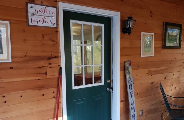 STAY & FISH/HIKE/BOAT/KAYAK & MORE IN THE GORGEOUS ADIRONDACKS! $199/ NIGHT SALE
