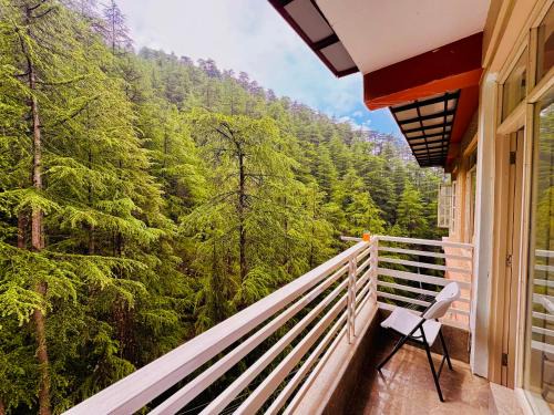 Staynest BNB in city Centre - 3 BHK apartments - PRIVATE PARKING - BALCONY VIEW