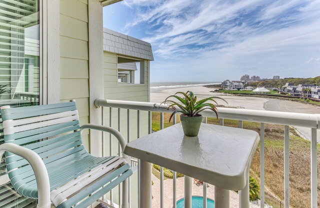 Steps to Beach: Myrtle Beach Condo w/Resort Perks