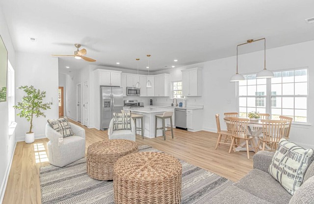 Steps to Sand – 3BR for Families with outdoor area