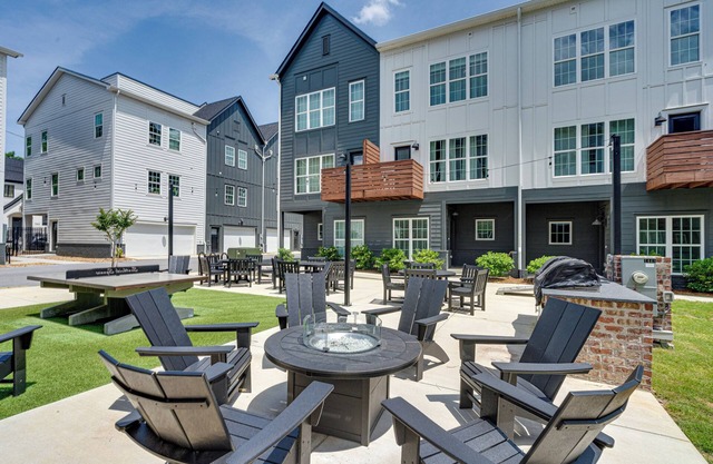 #StokeHotel: Boho Outdoorsy Vibes, Paddleboards, Kayak, Dog Park
