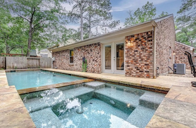 Stony Bridge · Spa & Pool Oasis: Prime Location in The Woodlands