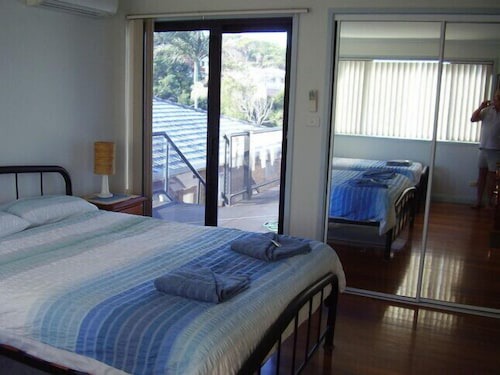 "Strathmore Lodge" Unit 1. UPPER LEVEL. OCEAN VIEWS of LIGHTHOUSE BEACH