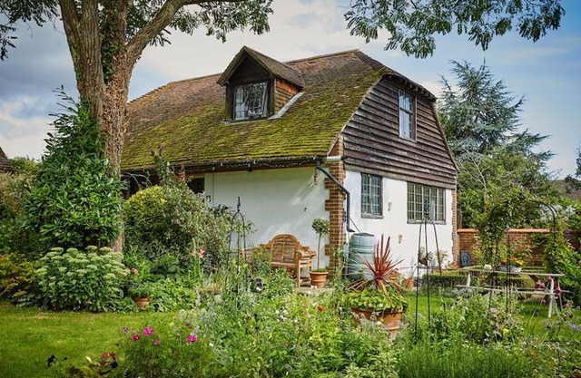 Strawberry Cottage B&B
