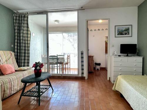 Studio à Argelès-sur-Mer, 400m de la plage et proche commerces, loggia, animaux bienvenus, ménage inclus - FR-1-225-548
