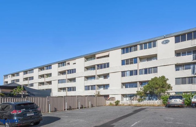 Studio 4 - ground floor Fremantle apartment