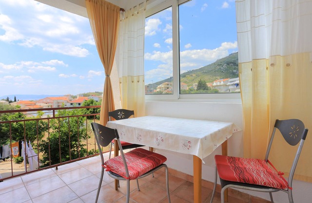 Studio flat with terrace Tučepi, Makarska (AS-6695-b)