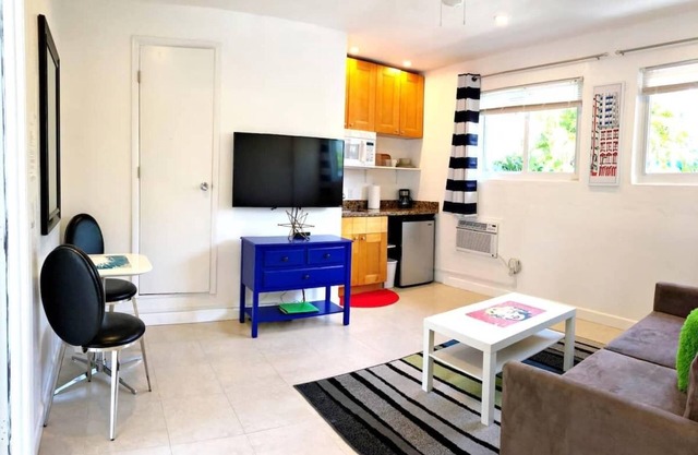 Studio in Las Olas Near FL Beach