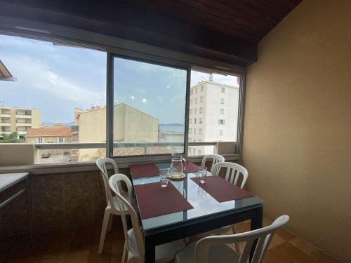 Studio mezzanine à 50m de la plage, 5 couchages, parking - FR-1-226-490