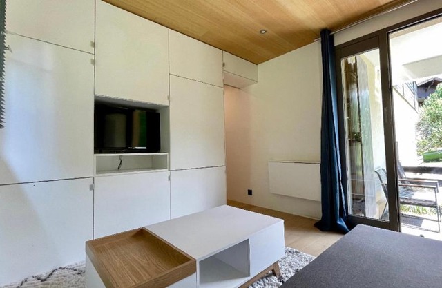 Studio rénové avec terrasse Sud idéalement situé