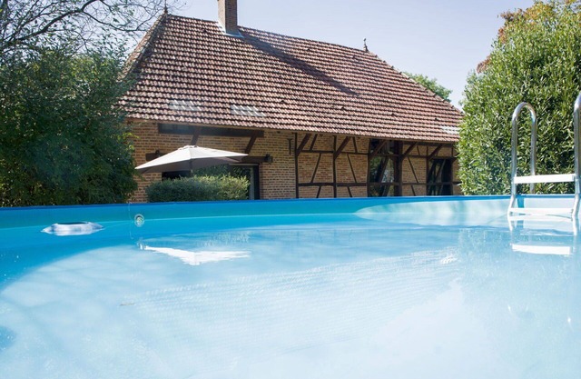 Stunning private villa for 8 guests with private pool, WIFI, TV, terrace, pets allowed and parking