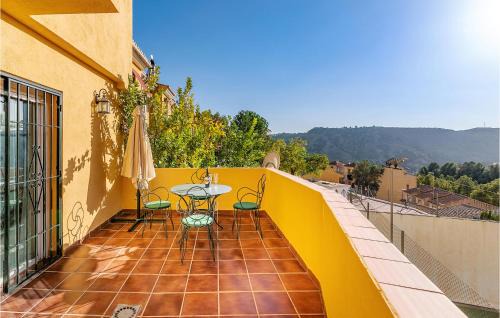 Stunning Home In Cenes De La Vega